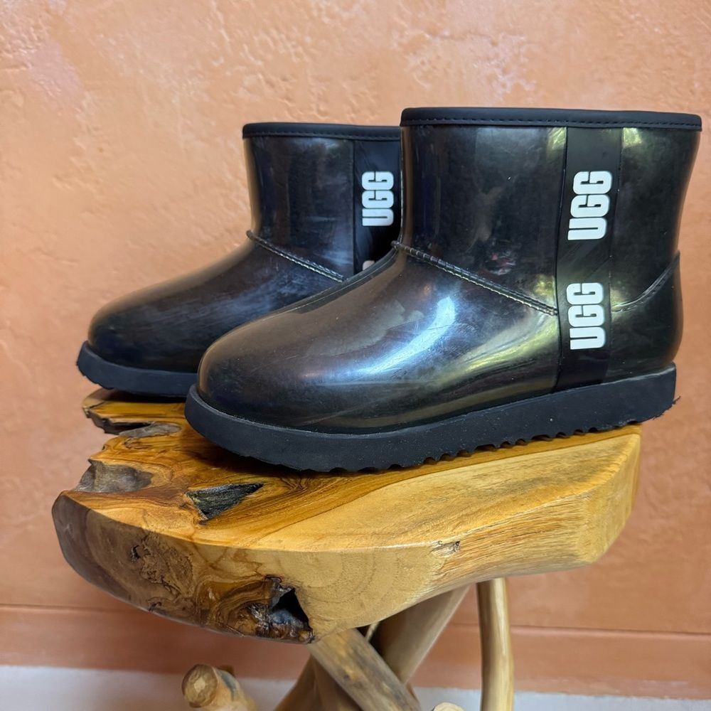 UGG Clear Mini Rain Boots Women’s 6 Black Waterproof